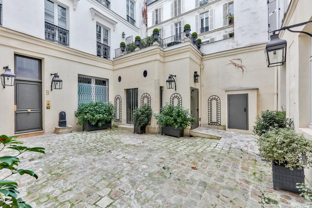 Love Nest In Saint Germain Paris Exterior foto